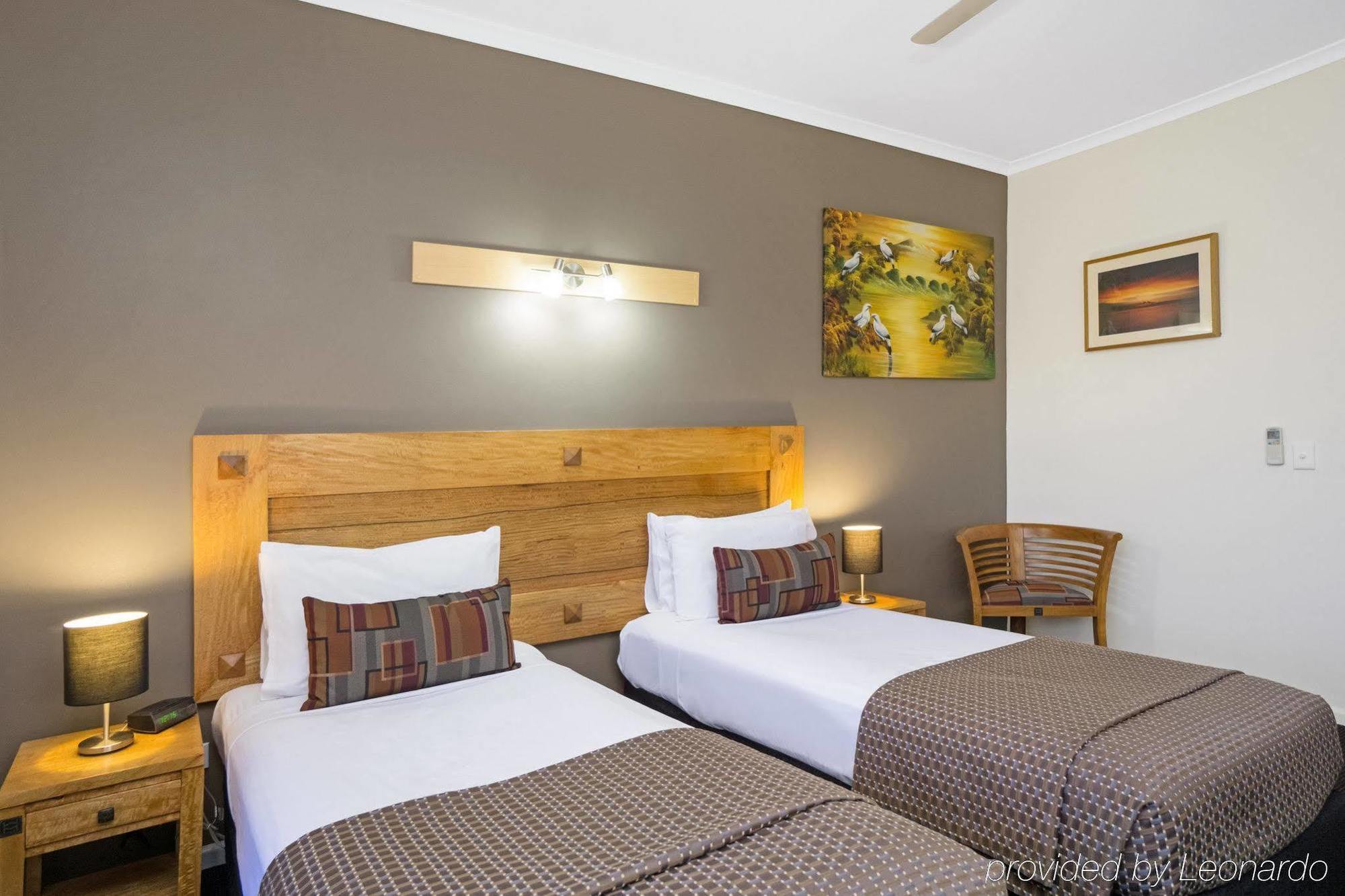 Quality Hotel Darwin Airport Exterior foto A room at the hotel